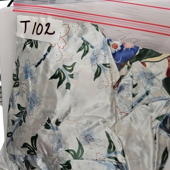 Whitby Silver Satin Kimono Robe Medium With Japanese Geisha Print & Floral Desig - Picture 6 of 6